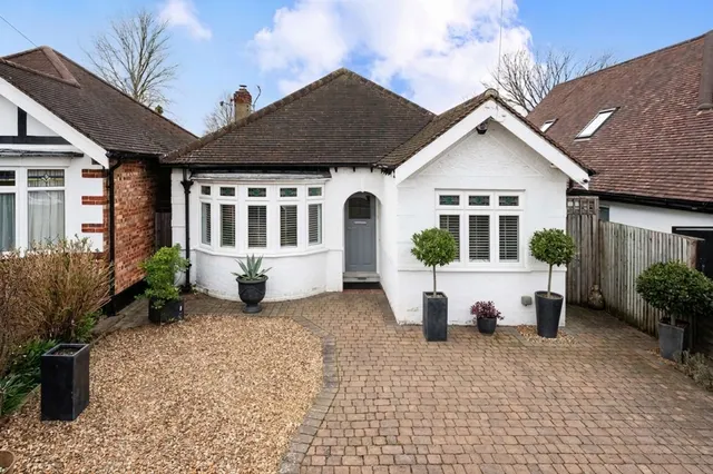 St. Clair Drive, Worcester Park, KT4, photo 1
