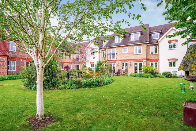 Buckingham Road, Brackley, NN13, photo 1
