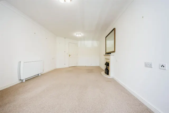 Buckingham Road, Brackley, NN13, photo 3
