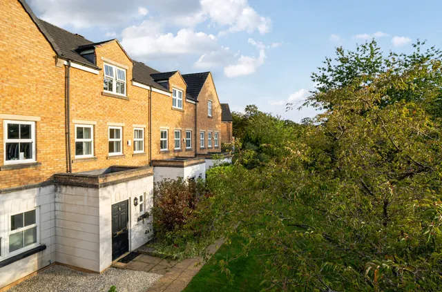 Mansion Gate, Chapel Allerton, LS7, photo 1