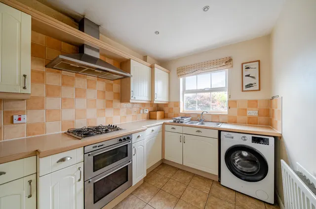Mansion Gate, Chapel Allerton, LS7, photo 3