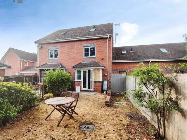 All Hallows Road, Caversham, RG4, photo 2