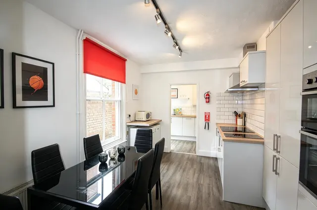 Magdalen Road, Exeter, photo 2