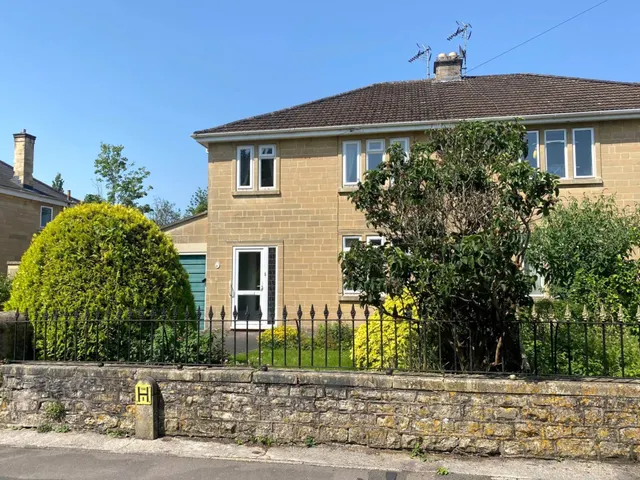 Cedric Road, Bath, BA1 3PD, photo 1