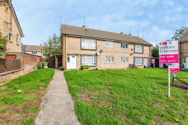 Coldhorn Crescent, Wisbech, photo 1