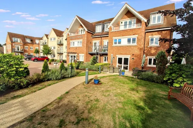 Beaumont Way, Hazlemere, HP15, photo 1