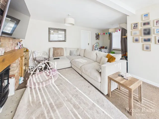 Main Street, Cayton, YO11, photo 2