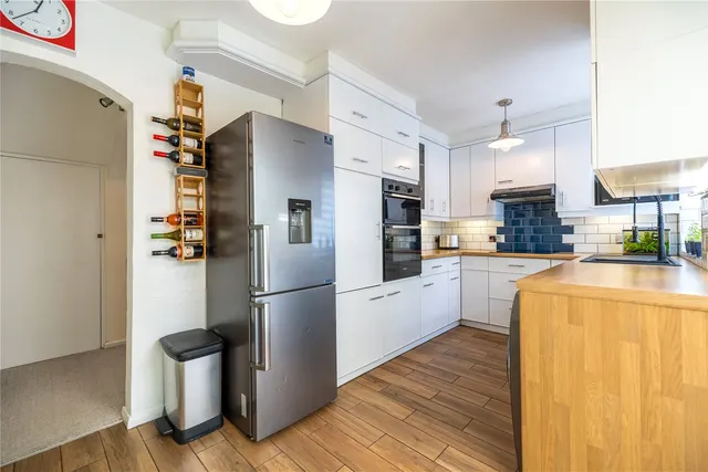 Martin Way, Woking, GU21, photo 3