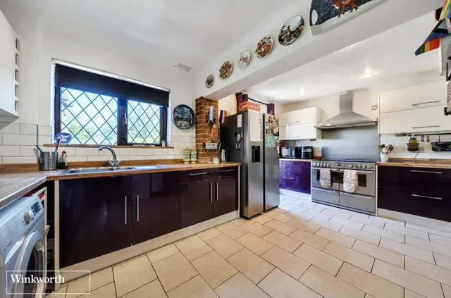 4 bedroom house — Stratfield Road, Basingstoke, Hampshire, RG21
