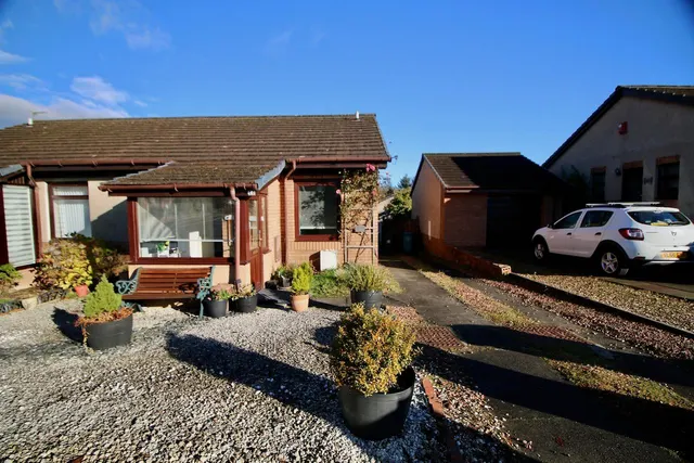 Broomknowe, Cumbernauld, G68 9AQ, photo 1