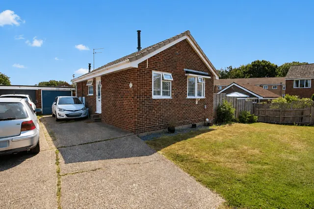 Tansy Close, Waterlooville, PO7 8HL, photo 1