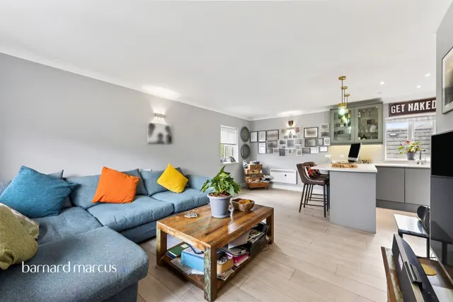 Upper High Street, Epsom, KT17, photo 3