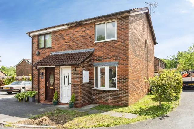 Chiswick Close, Runcorn, WA7, photo 1