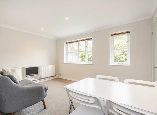 Thames Street, Lower Sunbury, TW16, photo 2
