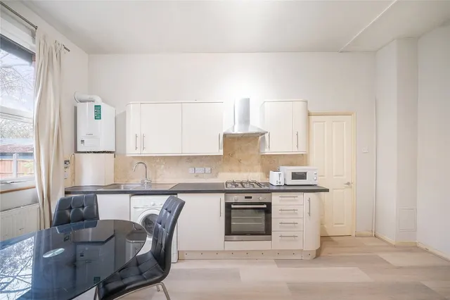 Aldrington Road, London, SW16, photo 1