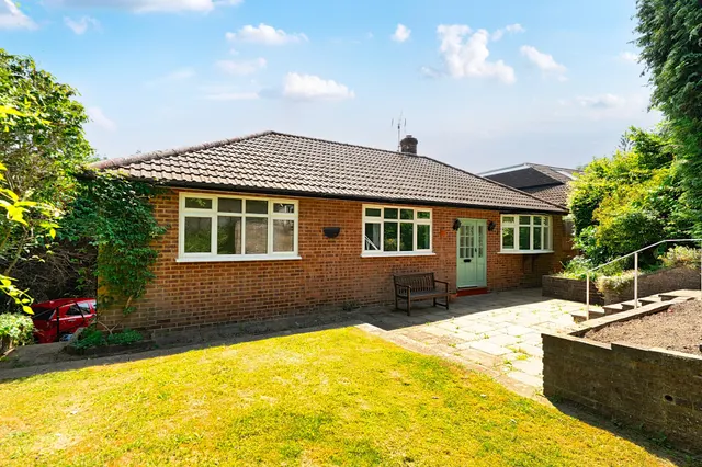 Tupwood Lane, Caterham, CR3, photo 1