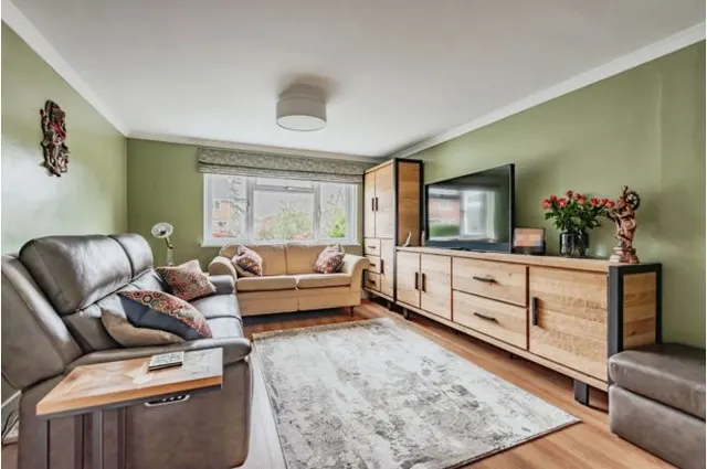 Stafford Road, Crawley, RH11, photo 2