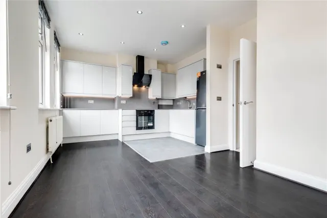 Arthur Road, Wimbledon Park, photo 1