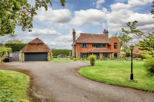 Photo 2 — Castle Walk, Wadhurst, East Sussex, TN5 6DB