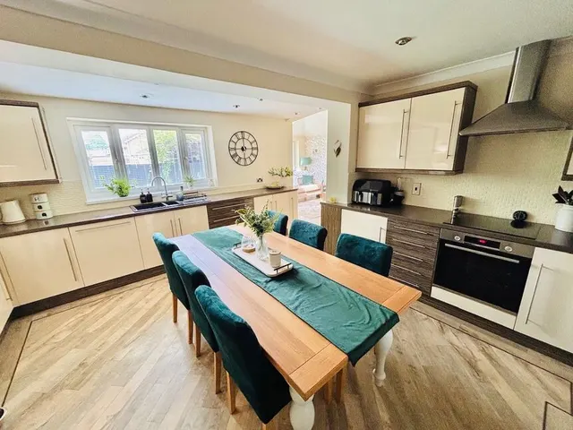 Photo 2 — Hopyard Court, East Yorkshire, DN14