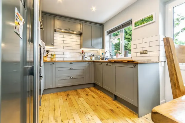 Photo 3 — Farningham Road, Caterham, Surrey, CR3