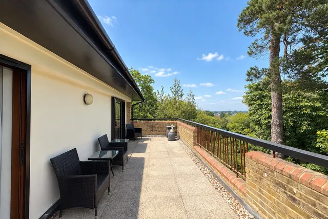 The Gables, Oxshott, KT22, photo 2