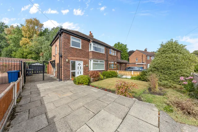 Dam Lane, Woolston, Warrington, WA1 4ET, photo 1