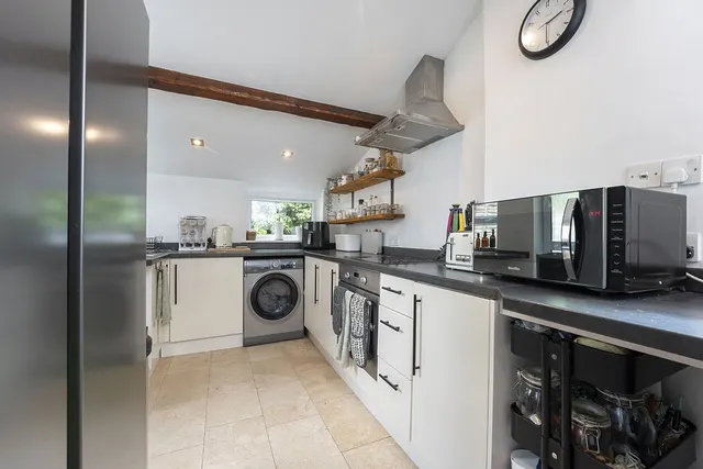 Benhill Wood Road, Sutton, SM1, photo 2