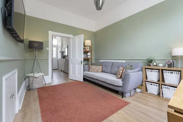 Benhill Wood Road, Sutton, SM1, photo 3