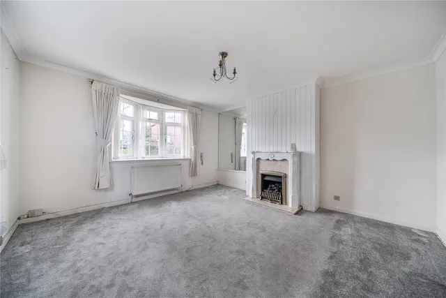Photo 2 — Footbury Hill Road, Orpington, BR6