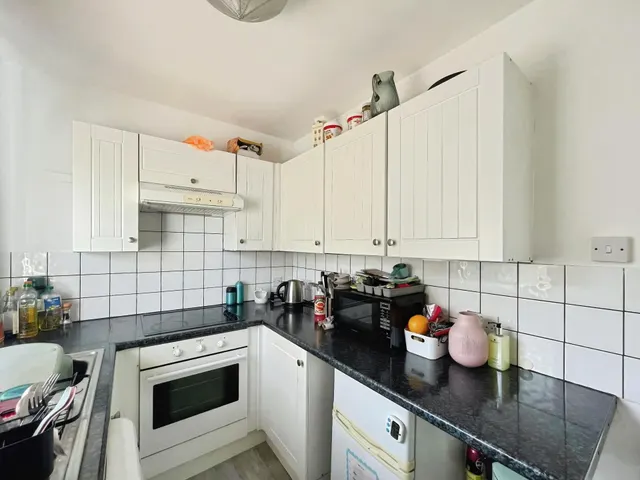 Photo 3 — Kings Road, Hitchin, SG5