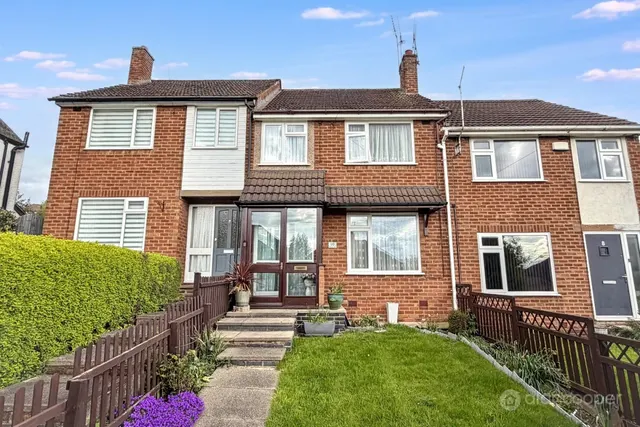 School Hill, Hartshill, CV10, photo 1