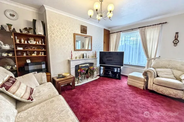 School Hill, Hartshill, CV10, photo 2