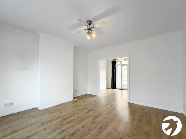 High Grove, London, SE18, photo 3