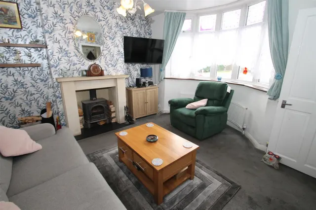 Photo 3 — Swan Crescent, Oldbury