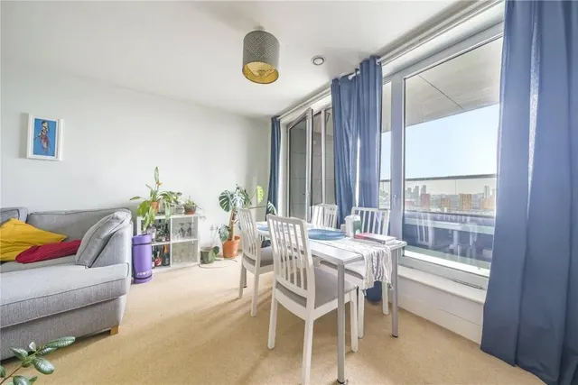 East Ferry Road, London, E14, photo 2