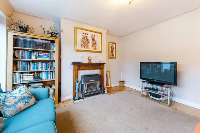 Photo 3 — Court Way, Twickenham, TW2 7SA