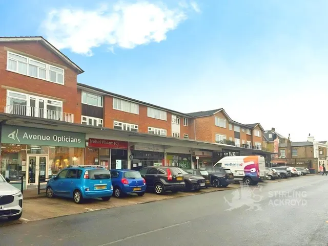 Avenue Parade, Sunbury-on-Thames, TW16, photo 1