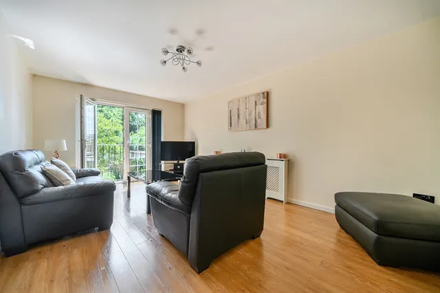 Crofton Way, Enfield, EN2, photo 2