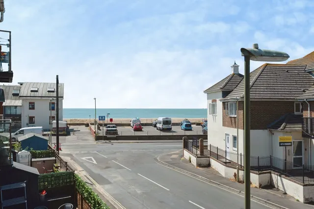 Southwood Road, Hayling Island, PO11, photo 1