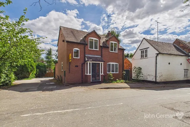 Newborough, Burton-on-Trent, photo 1
