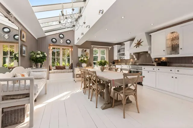 Scholars Road, London, SW12, photo 1