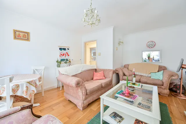 Photo 2 — 171 Southwark Park Road, London
