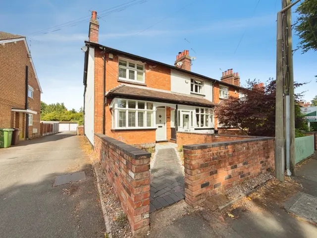 Broomfields Avenue, Solihull B91 2NP, photo 1