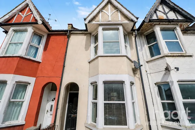 Fairfax Drive, Westcliff-On-Sea, SS0, photo 1