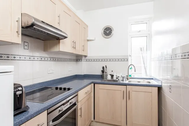 Photo 2 — Pembroke Road London W8