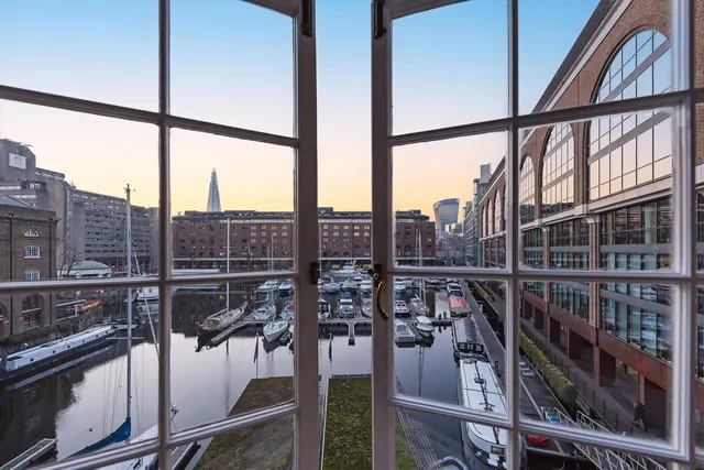 Ivory House, St Katharine Docks, E1W, photo 2