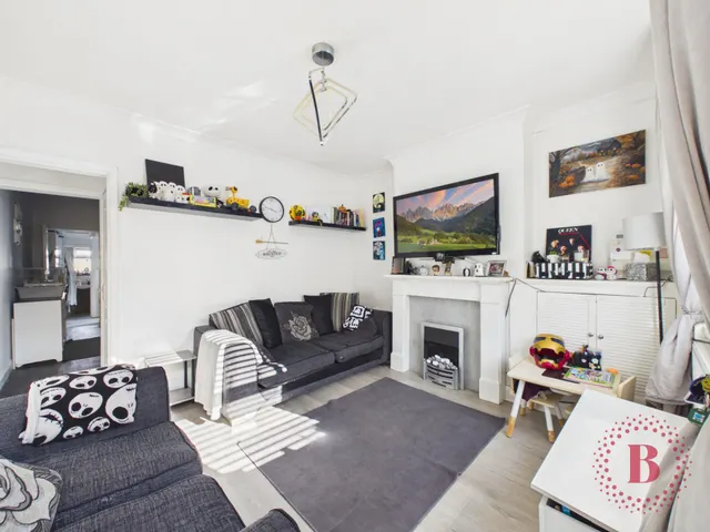 Vale Road, Mansfield Woodhouse, NG19, photo 2