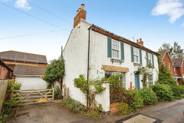 High Street, Bottesford, NG13, photo 1