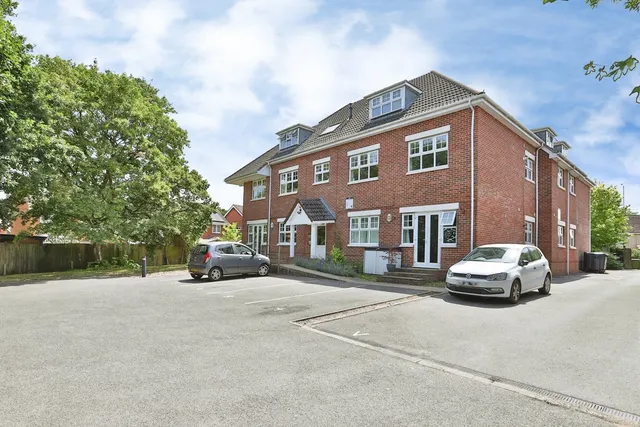 Poole Road, Poole, BH16, photo 1
